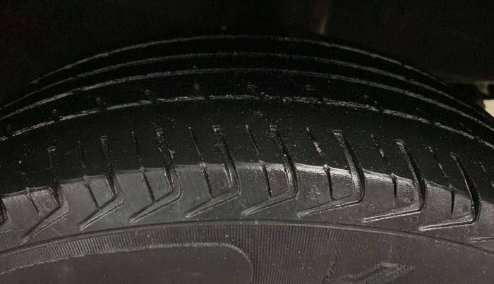 2019 Renault Kwid RXT 1.0 (O), Petrol, Manual, 72,433 km, Left Rear Tyre Tread