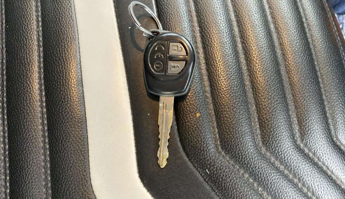 2017 Maruti Vitara Brezza ZDI, Diesel, Manual, 1,12,680 km, Key Close Up