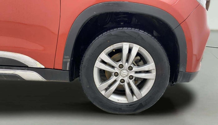 2017 Maruti Vitara Brezza ZDI, Diesel, Manual, 1,12,680 km, Right Front Wheel