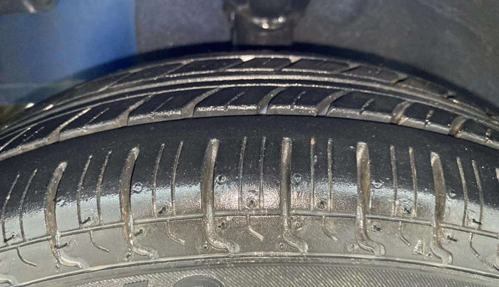 2013 Hyundai Eon ERA +, Petrol, Manual, 41,829 km, Left Front Tyre Tread