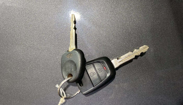2019 Hyundai NEW SANTRO SPORTZ MT, Petrol, Manual, 65,404 km, Key Close Up