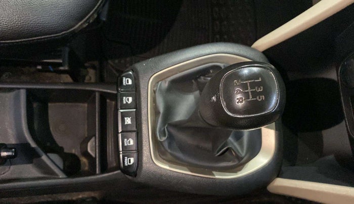 2019 Hyundai NEW SANTRO SPORTZ MT, Petrol, Manual, 65,404 km, Gear Lever
