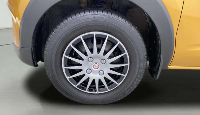 2020 Renault TRIBER RXT, Petrol, Manual, 1,18,229 km, Left Front Wheel
