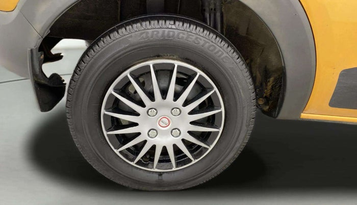 2020 Renault TRIBER RXT, Petrol, Manual, 1,18,229 km, Right Rear Wheel