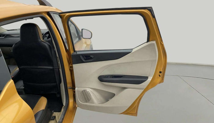 2020 Renault TRIBER RXT, Petrol, Manual, 1,18,229 km, RHS Rear Door