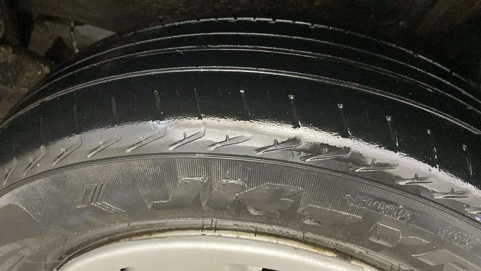 RHS-Rear-Tyre-Tread-19