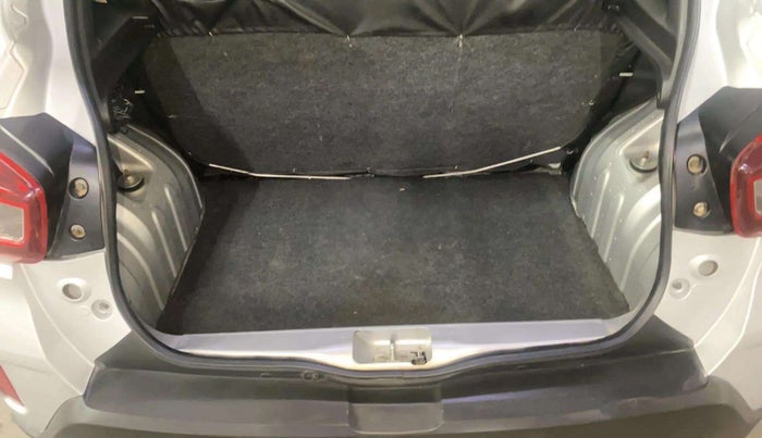 2021 Renault Kwid RXL 1.0, Petrol, Manual, 21,656 km, Boot Inside