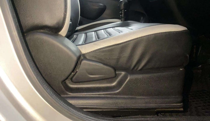 2021 Renault Kwid RXL 1.0, Petrol, Manual, 21,656 km, Driver Side Adjustment Panel