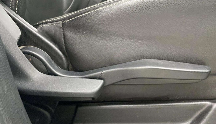 2020 Maruti XL6 ALPHA AT, Petrol, Automatic, 1,02,462 km, Driver Side Adjustment Panel