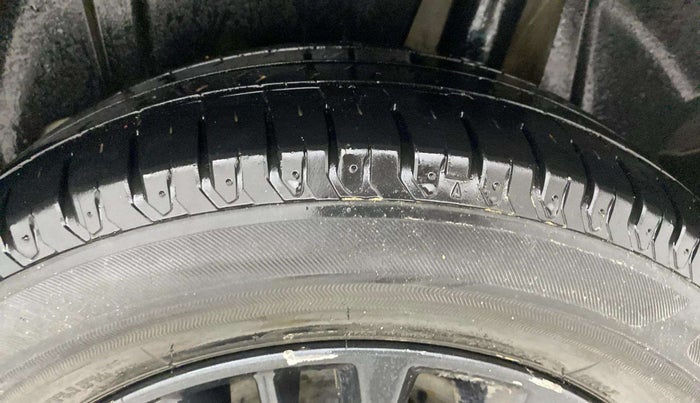 2020 Maruti XL6 ALPHA AT, Petrol, Automatic, 1,02,462 km, Left Rear Tyre Tread