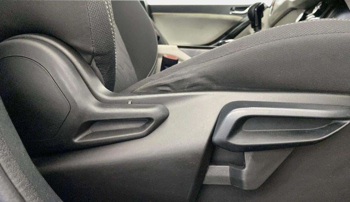 2021 Tata NEXON XZ PLUS (O) PETROL, Petrol, Manual, 54,182 km, Driver Side Adjustment Panel