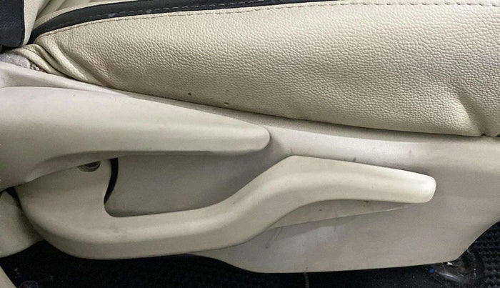 2019 Toyota Etios Liva GX, Petrol, Manual, 43,404 km, Driver Side Adjustment Panel