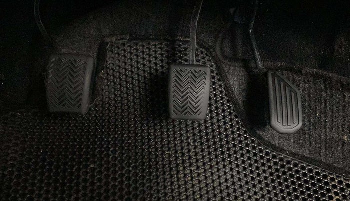 2019 Toyota Etios Liva GX, Petrol, Manual, 43,404 km, Pedals