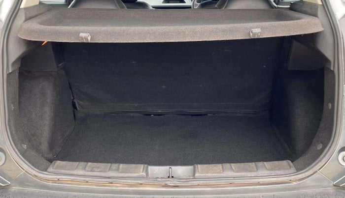 2022 Tata NEXON XM DIESEL, Diesel, Manual, 80,568 km, Boot Inside