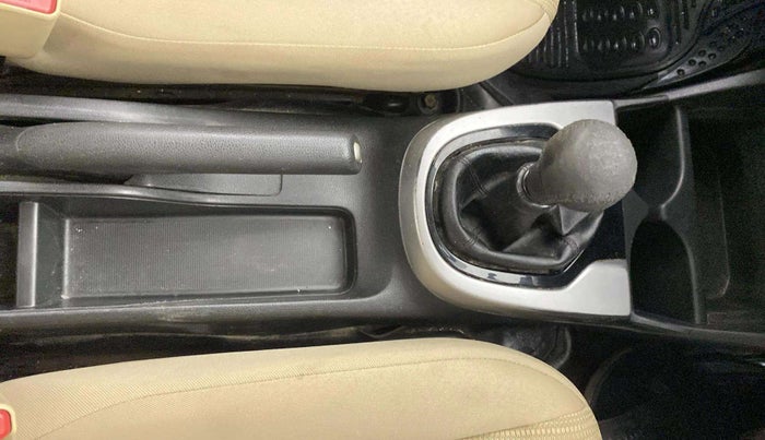 2016 Honda Jazz 1.2L I-VTEC V, CNG, Manual, 1,30,574 km, Gear Lever