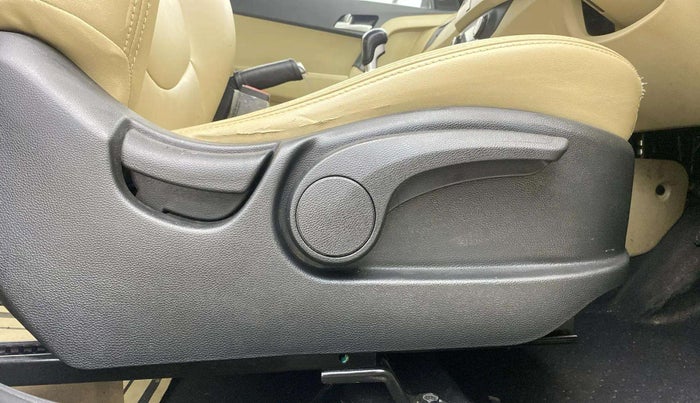 2019 Hyundai Creta SX 1.6 PETROL, Petrol, Manual, 33,476 km, Driver Side Adjustment Panel