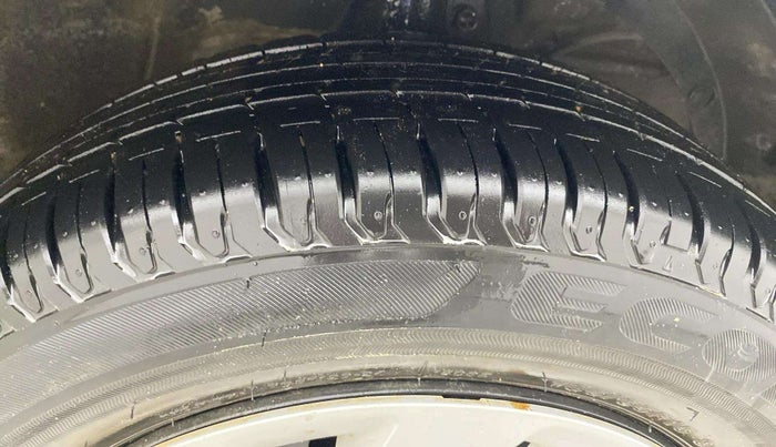 2021 Maruti Ertiga VXI SHVS, Petrol, Manual, 44,526 km, Right Front Tyre Tread