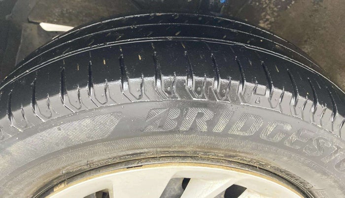 2021 Maruti Ertiga VXI SHVS, Petrol, Manual, 44,526 km, Left Front Tyre Tread