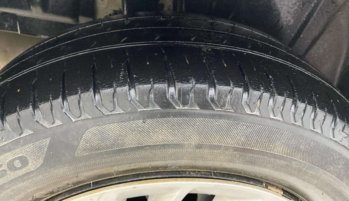 2021 Maruti Ertiga VXI SHVS, Petrol, Manual, 44,526 km, Right Rear Tyre Tread