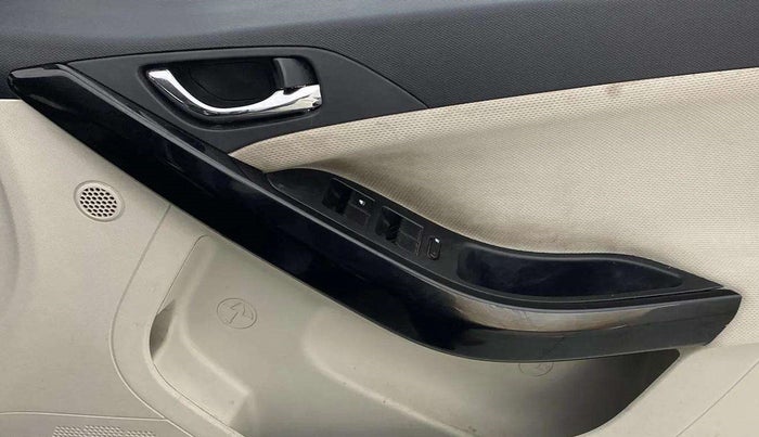2022 Tata NEXON XZ PETROL, CNG, Manual, 33,390 km, Driver Side Door Panels Control
