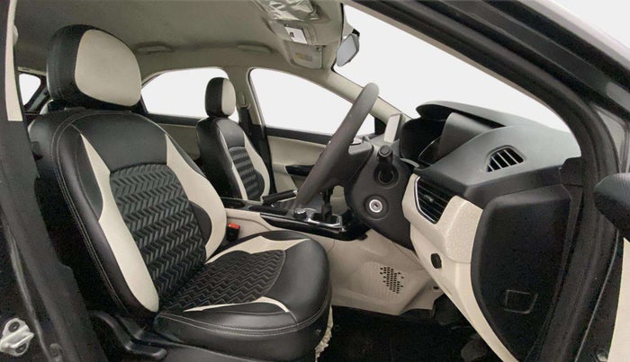 2022 Tata NEXON XZ PETROL, CNG, Manual, 33,390 km, Right Side Front Door Cabin
