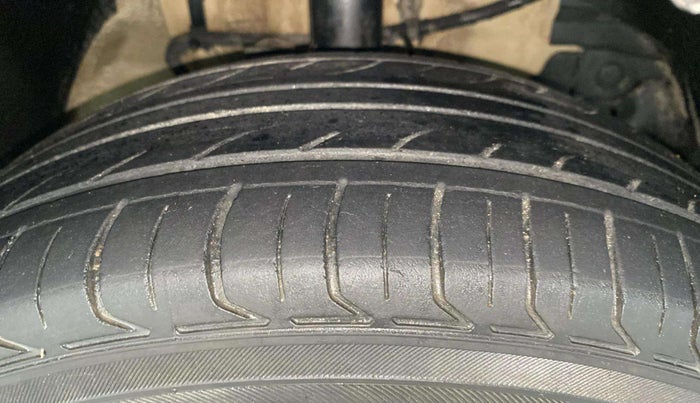 2015 Tata Zest XMS 75PS DIESEL, Diesel, Manual, 1,36,337 km, Right Front Tyre Tread