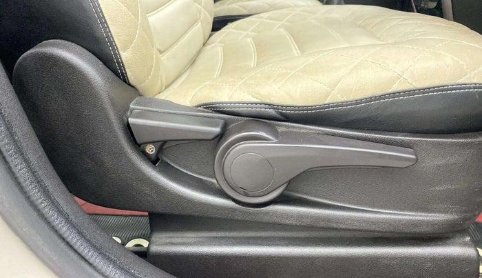 2015 Tata Zest XMS 75PS DIESEL, Diesel, Manual, 1,36,337 km, Driver Side Adjustment Panel