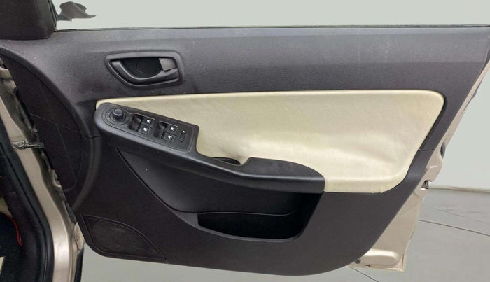 2015 Tata Zest XMS 75PS DIESEL, Diesel, Manual, 1,36,337 km, Driver Side Door Panels Control