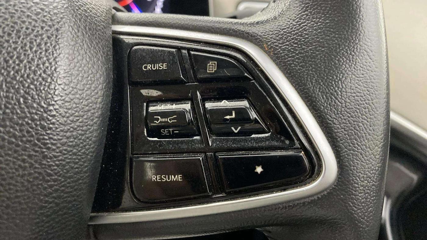 2023 Mahindra XUV700 AX 7 LUXURY P AT 7 STR, Petrol, Automatic, 19,311 km, Adaptive Cruise Control