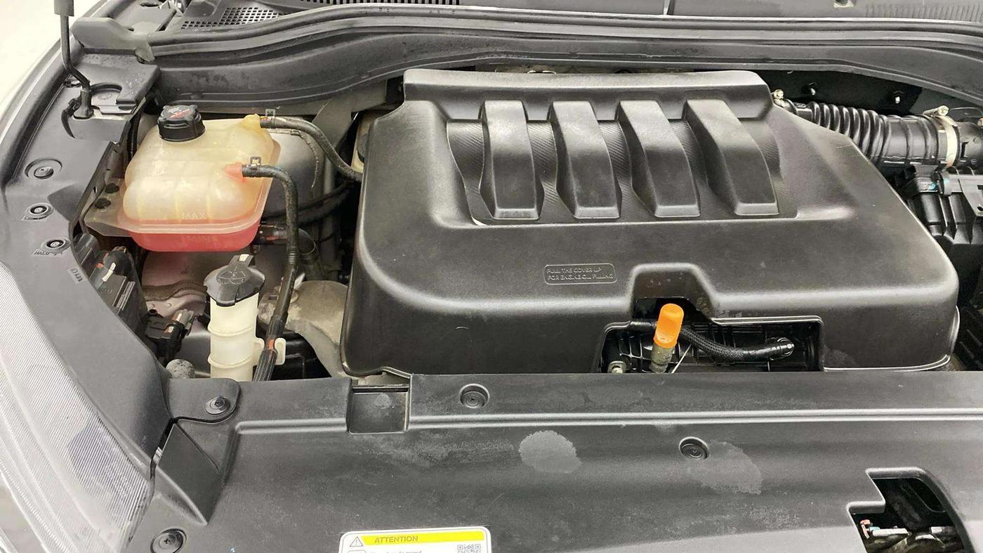 2023 Mahindra XUV700 AX 7 LUXURY P AT 7 STR, Petrol, Automatic, 19,311 km, Engine View - Right