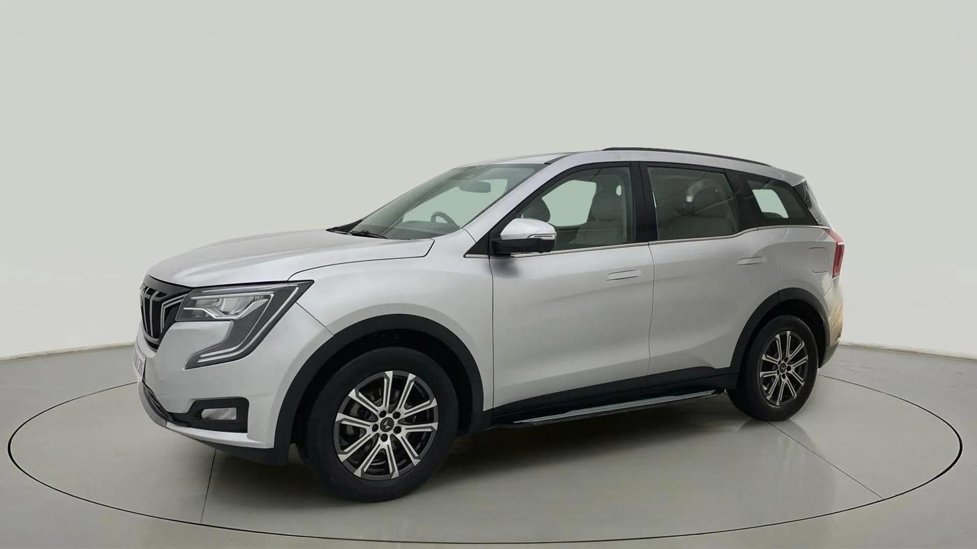2023 Mahindra XUV700 AX 7 LUXURY P AT 7 STR, Petrol, Automatic, 19,311 km, Left Front Diagonal