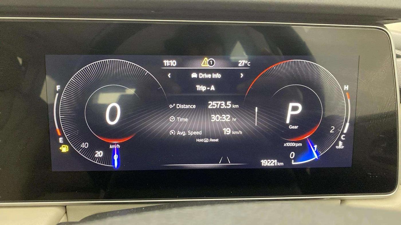 2023 Mahindra XUV700 AX 7 LUXURY P AT 7 STR, Petrol, Automatic, 19,311 km, Odometer Image