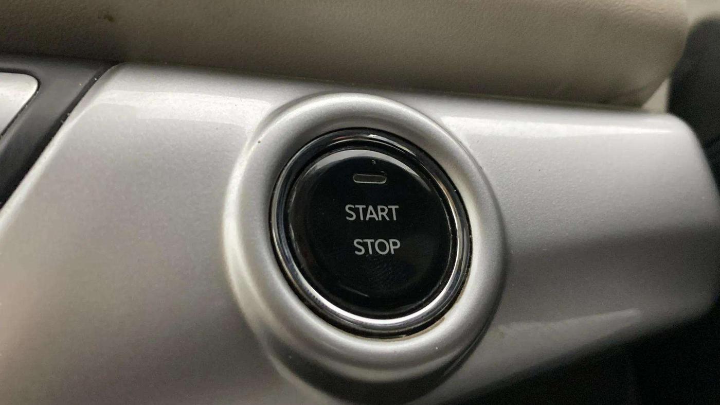 2023 Mahindra XUV700 AX 7 LUXURY P AT 7 STR, Petrol, Automatic, 19,311 km, Keyless Start/ Stop Button