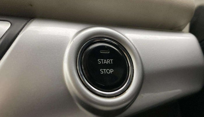 2023 Mahindra XUV700 AX 7 LUXURY P AT 7 STR, Petrol, Automatic, 19,218 km, Keyless Start/ Stop Button