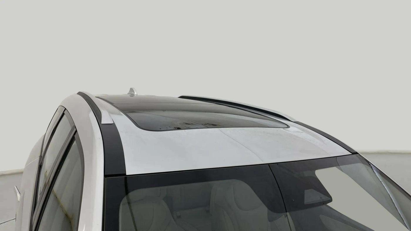 2023 Mahindra XUV700 AX 7 LUXURY P AT 7 STR, Petrol, Automatic, 19,311 km, Roof