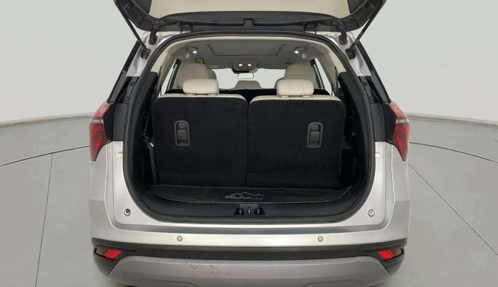2023 Mahindra XUV700 AX 7 LUXURY P AT 7 STR, Petrol, Automatic, 19,218 km, Boot Open Zoomed View