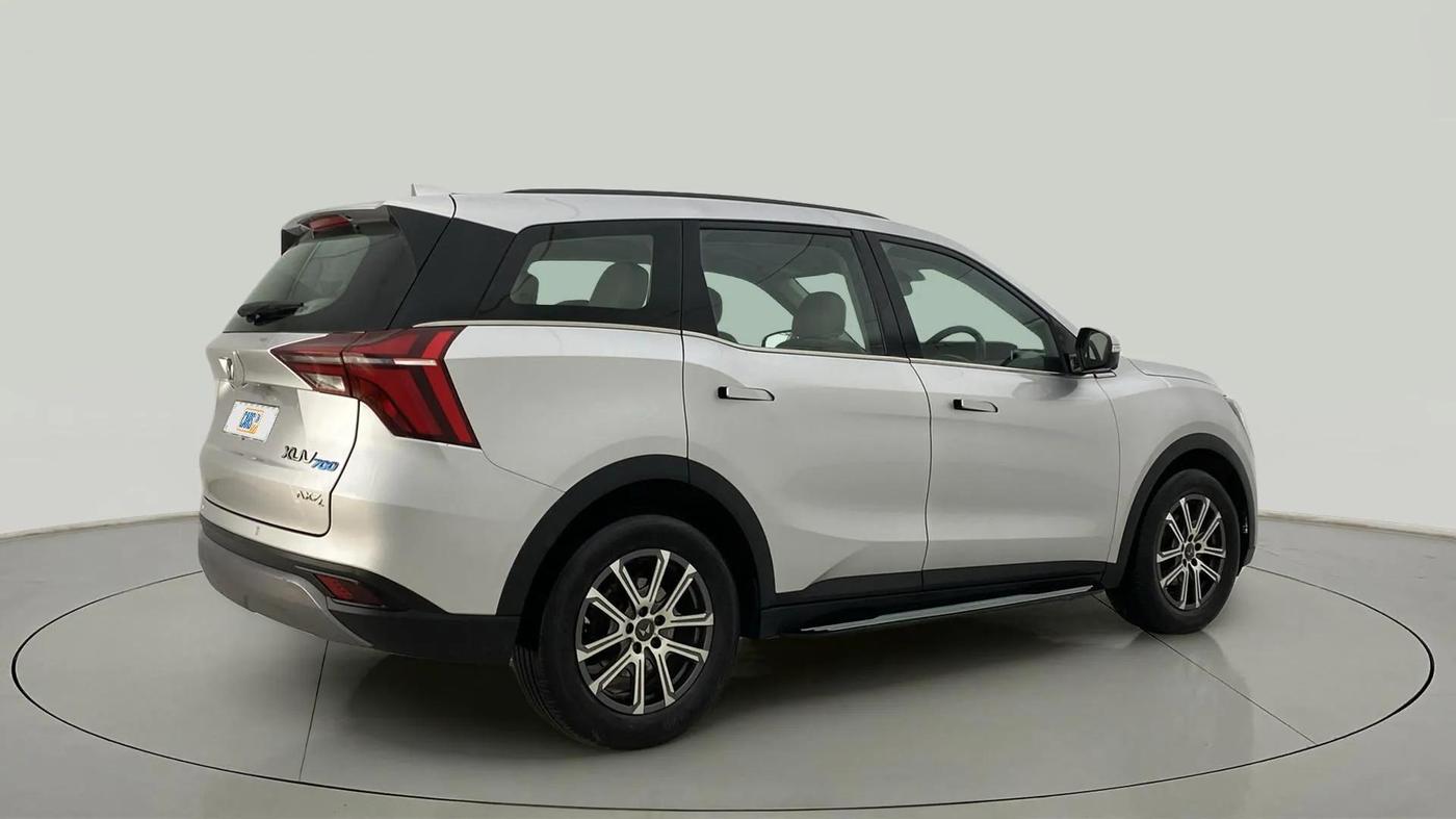 2023 Mahindra XUV700 AX 7 LUXURY P AT 7 STR, Petrol, Automatic, 19,311 km, Right Back Diagonal