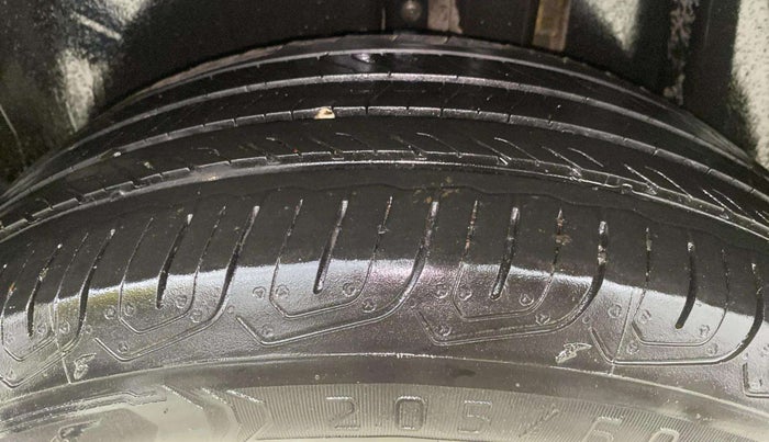 2022 Volkswagen TAIGUN GT 1.5 TSI MT, Petrol, Manual, 37,625 km, Left Rear Tyre Tread