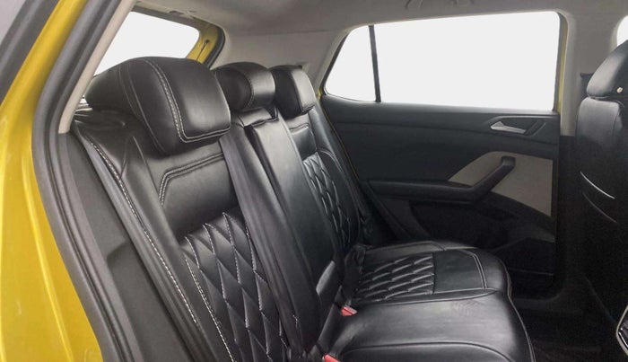 2022 Volkswagen TAIGUN GT 1.5 TSI MT, Petrol, Manual, 37,625 km, Right Side Rear Door Cabin