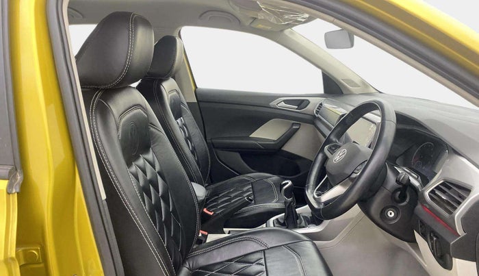 2022 Volkswagen TAIGUN GT 1.5 TSI MT, Petrol, Manual, 37,625 km, Right Side Front Door Cabin