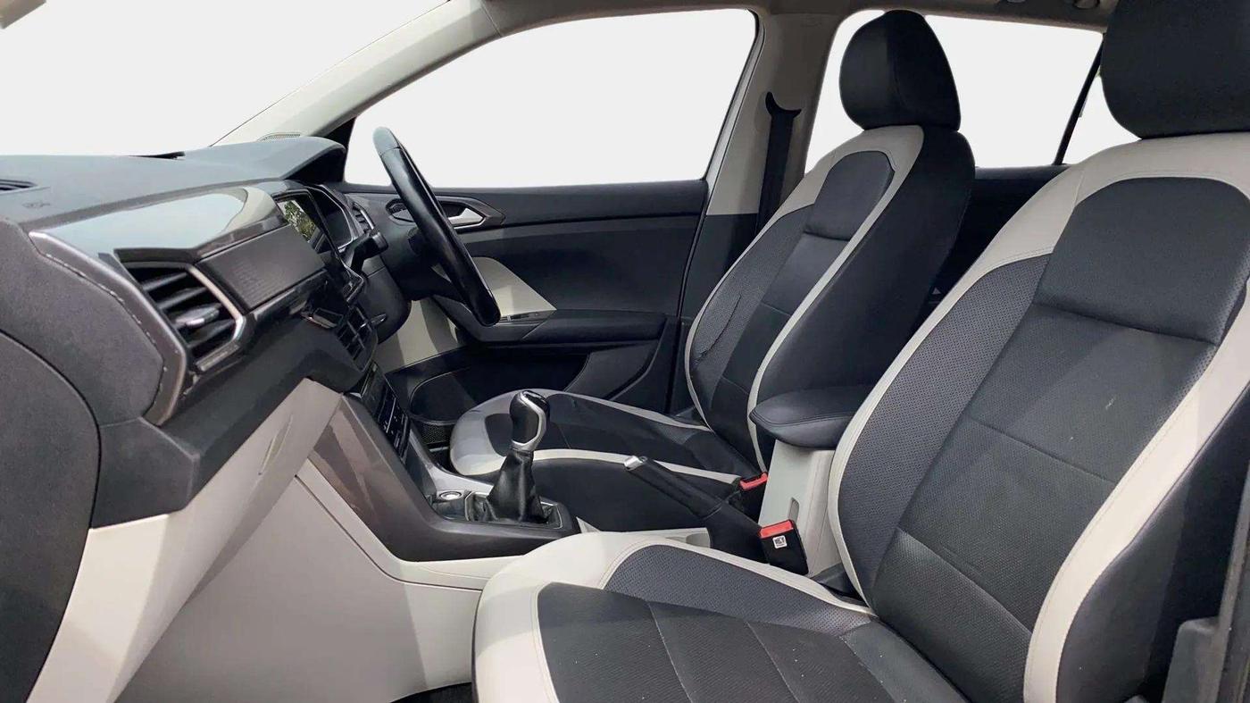 2021 Volkswagen TAIGUN TOPLINE 1.0 TSI MT, Petrol, Manual, 78,933 km, Right Side Front Door Cabin