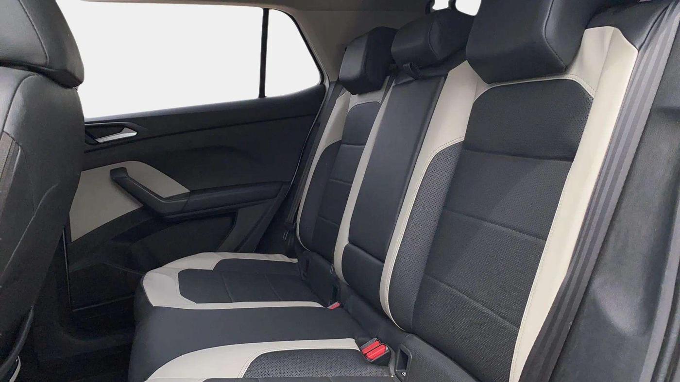 2021 Volkswagen TAIGUN TOPLINE 1.0 TSI MT, Petrol, Manual, 78,933 km, Right Side Rear Door Cabin