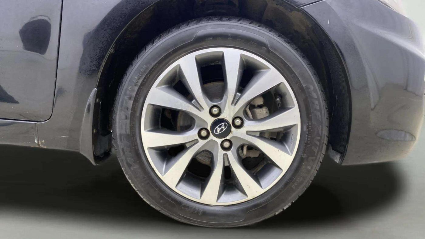 2014 Hyundai Verna FLUIDIC 1.6 VTVT SX OPT, CNG, Manual, 54,701 km, Right Front Wheel