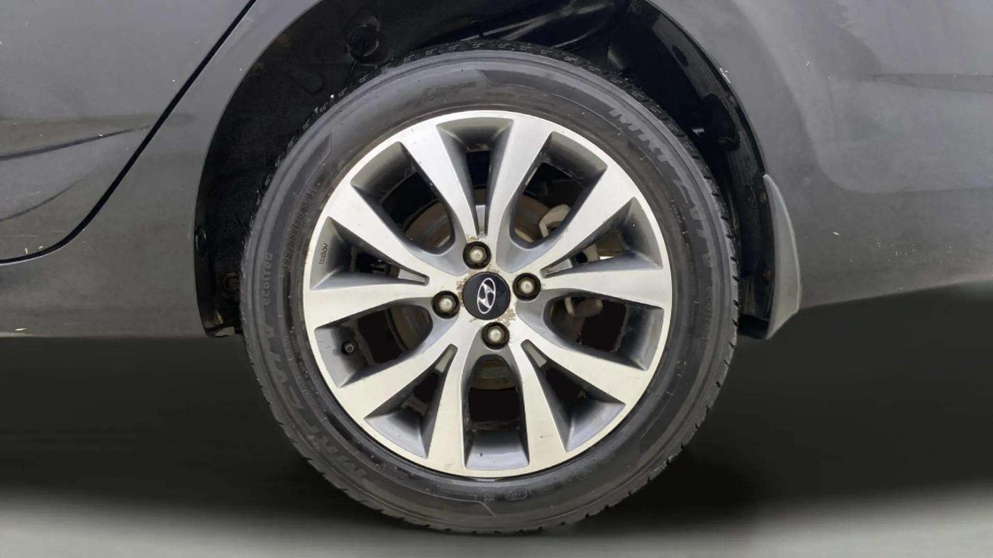 2014 Hyundai Verna FLUIDIC 1.6 VTVT SX OPT, CNG, Manual, 54,701 km, Left Rear Wheel