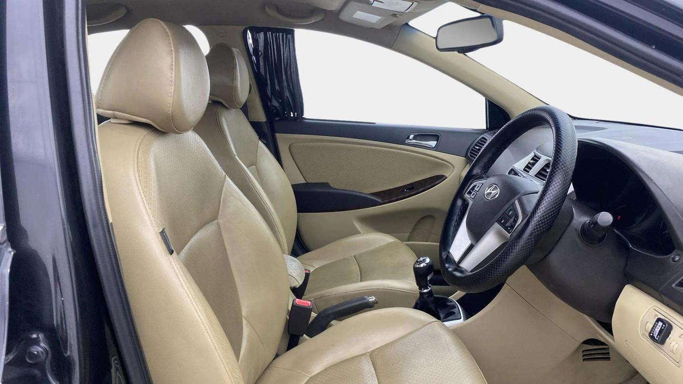 2014 Hyundai Verna FLUIDIC 1.6 VTVT SX OPT, CNG, Manual, 54,701 km, Right Side Front Door Cabin