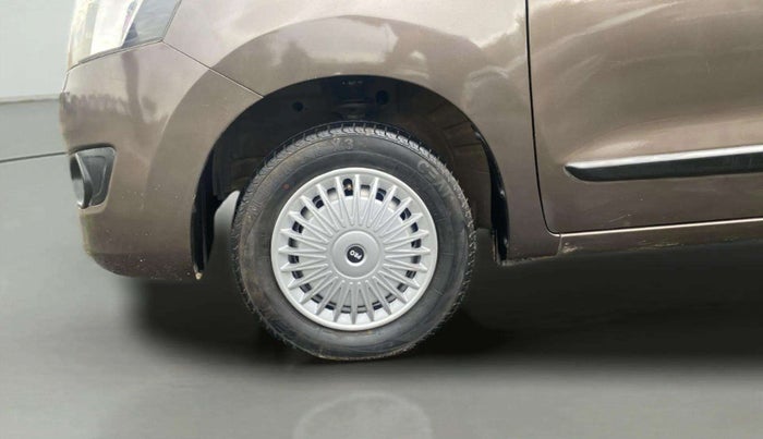 2013 Maruti Wagon R 1.0 LXI, Petrol, Manual, 67,418 km, Left Front Wheel