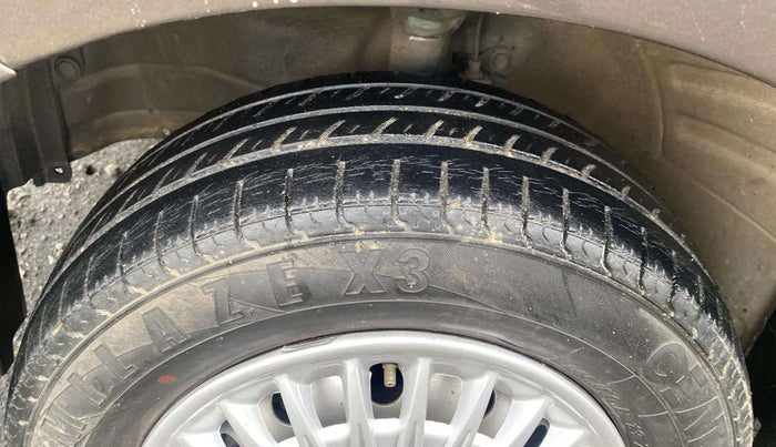 2013 Maruti Wagon R 1.0 LXI, Petrol, Manual, 67,418 km, Left Front Tyre Tread