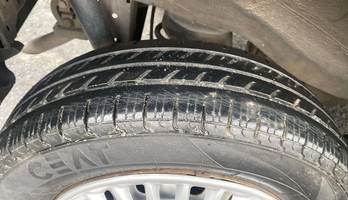 2013 Maruti Wagon R 1.0 LXI, Petrol, Manual, 67,418 km, Right Rear Tyre Tread