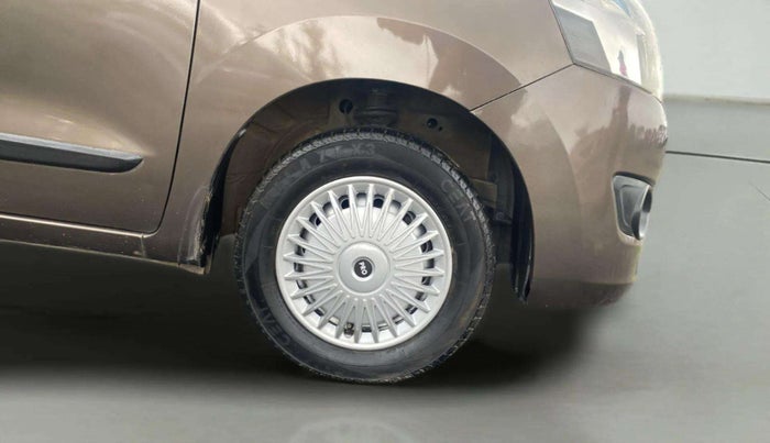2013 Maruti Wagon R 1.0 LXI, Petrol, Manual, 67,418 km, Right Front Wheel