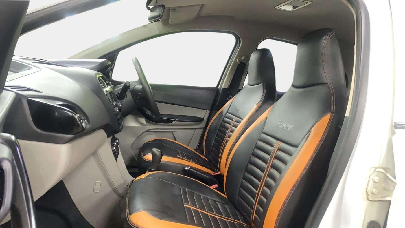 2018 Tata Tiago XT PETROL, CNG, Manual, 58,813 km, Right Side Front Door Cabin